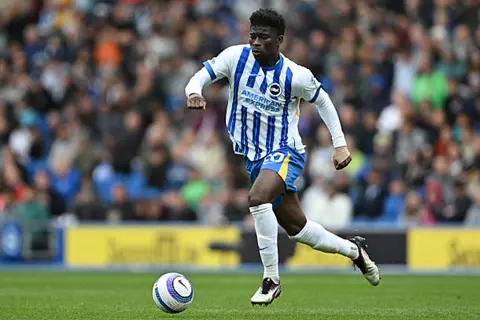 برايتون يصدم مانشستر يونايتد في صفقة باليبا